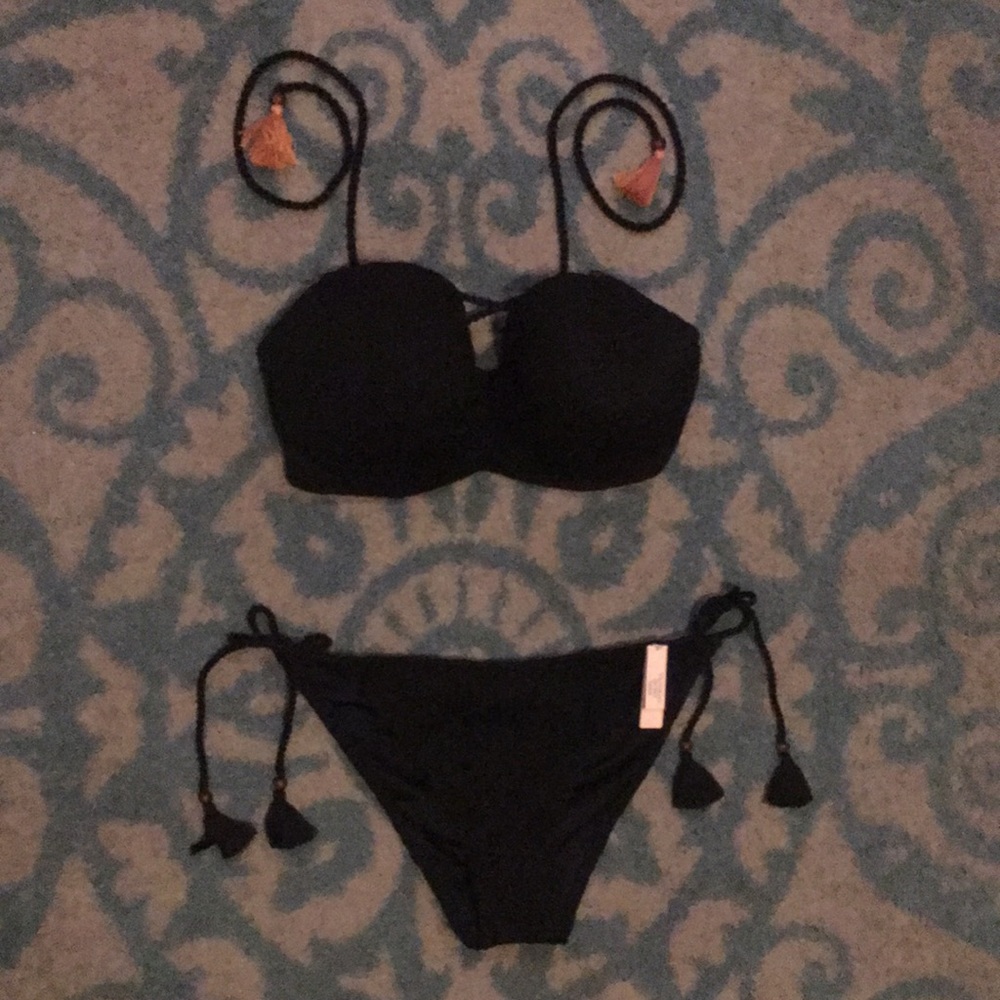 Victoria’s Secret Black Crochet Bikini 🖤 36DD/L